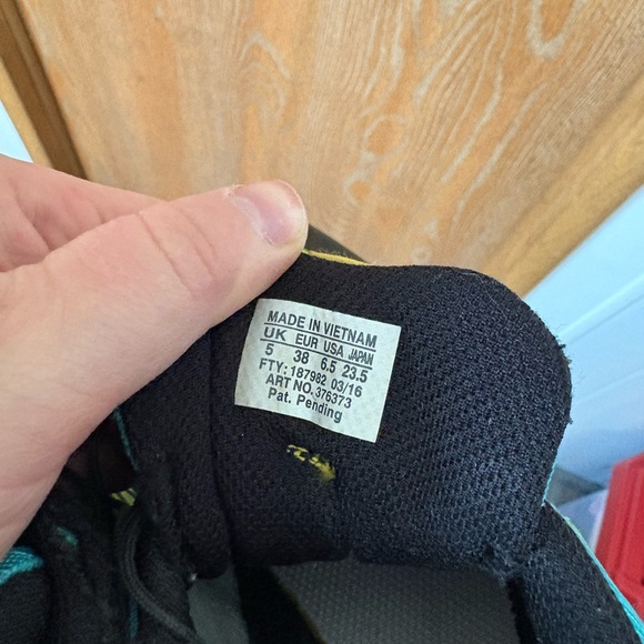 Salmon Speedcross 3 Black Sneakers with Yellow Accents - Picture 6 of 7